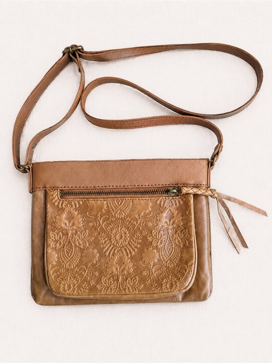 The Sak Handbags - ✨ The Sak Tan Embossed Leather Crossbody Shoulder Bag ✨